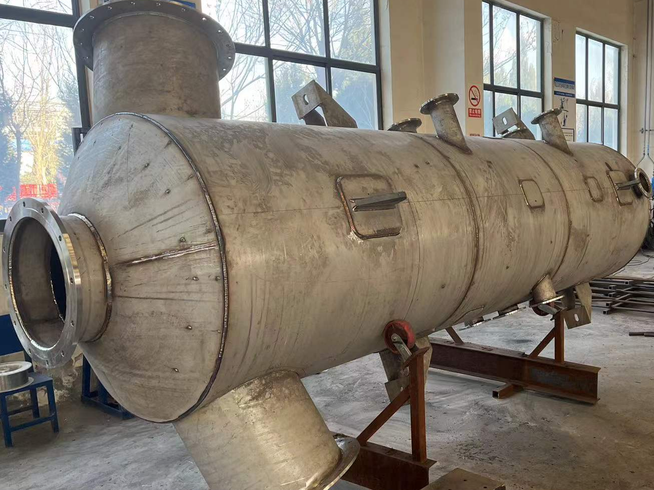 Stainless steel assembled welding tank